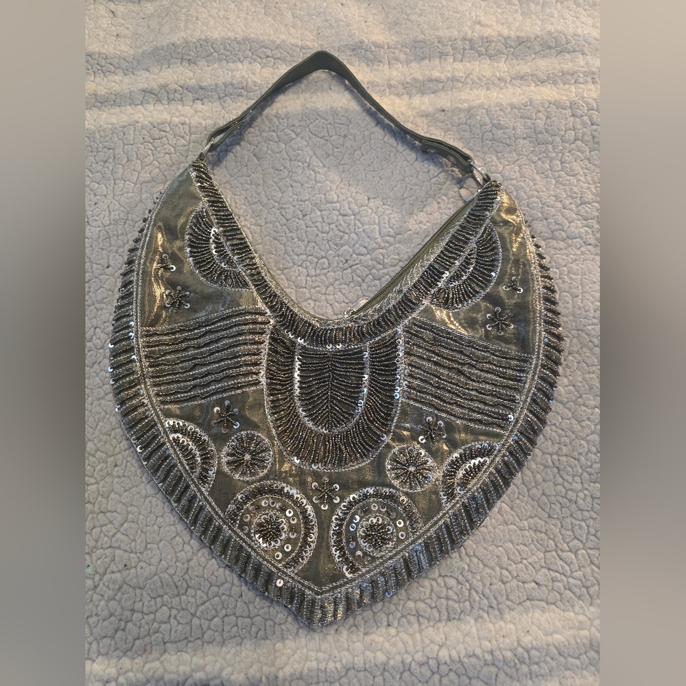 Elegant Silver GREEN Beaded Necklace